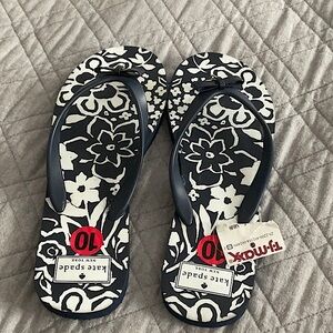 Kate Spade NWT Flip Flop Sandals Size 10 Navy Blue Floral